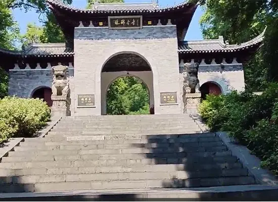 Langya Temple Travel Guide